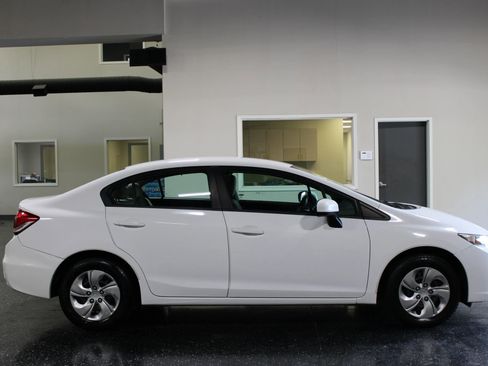 Used 2014 Honda Civic LX image 2