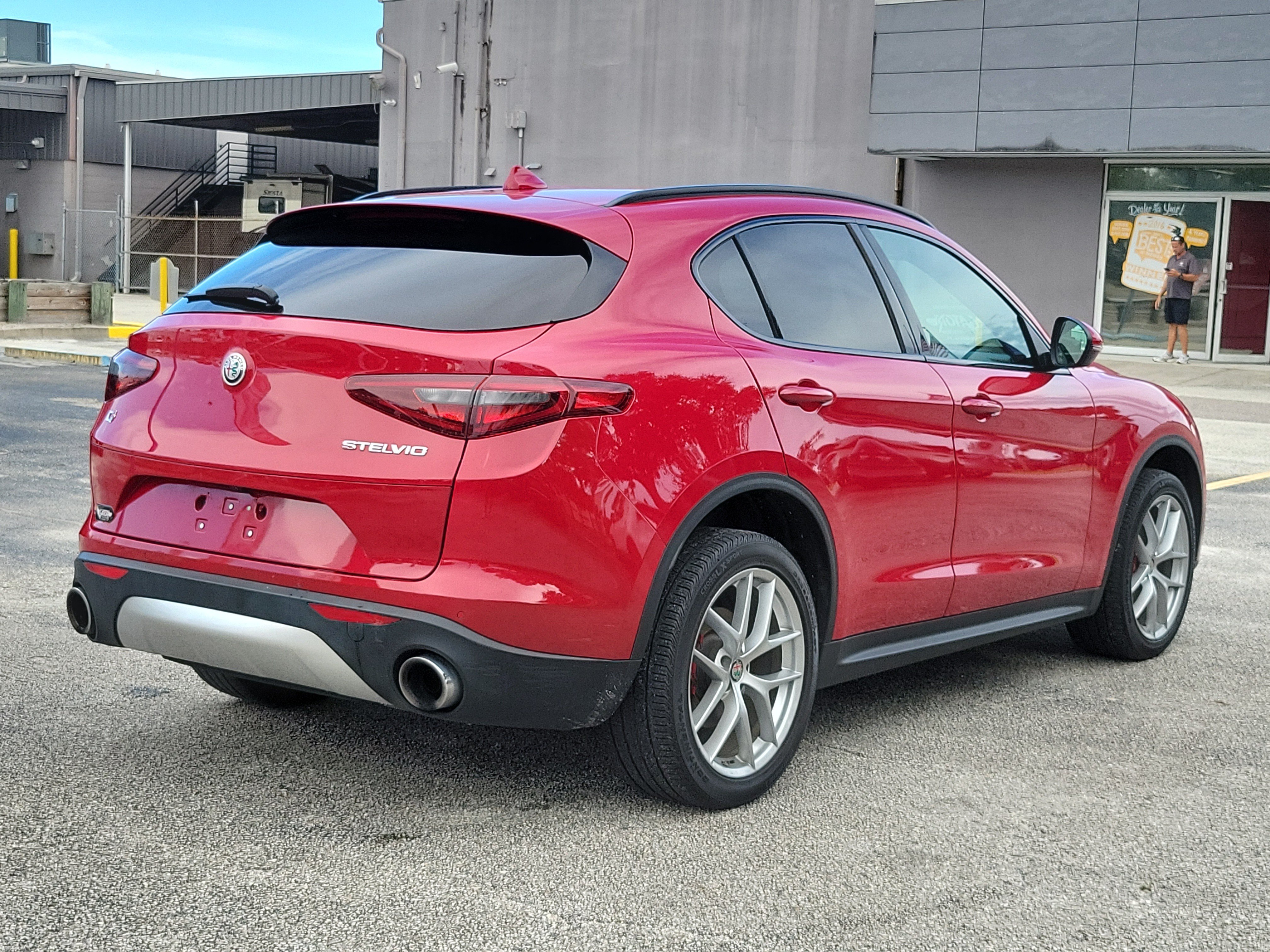 Used 2018 Alfa Romeo Stelvio Ti Sport AWD/4WD image 4