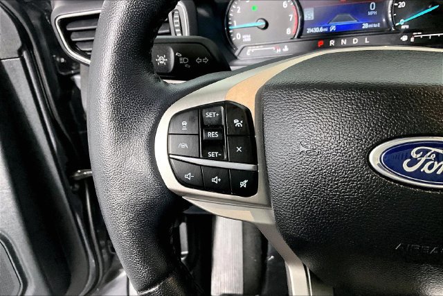 Used 2023 Ford Explorer XLT w/ Equipment Group 202A RWD image 20