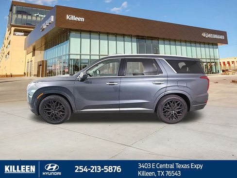 Used 2022 Hyundai Palisade Limited w/ Cargo Package image 4