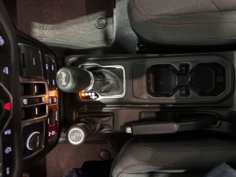 Used 2024 Jeep Wrangler Rubicon w/ Convenience Group image 30