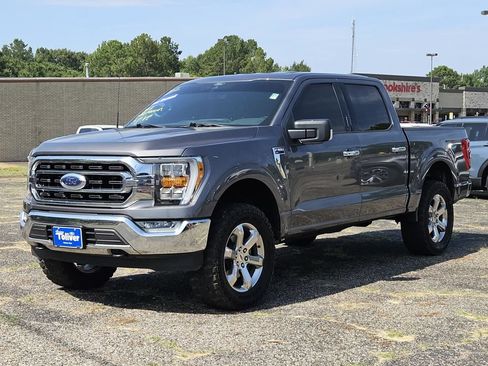 Used 2022 Ford F150 XLT w/ Equipment Group 302A High AWD/4WD image 4