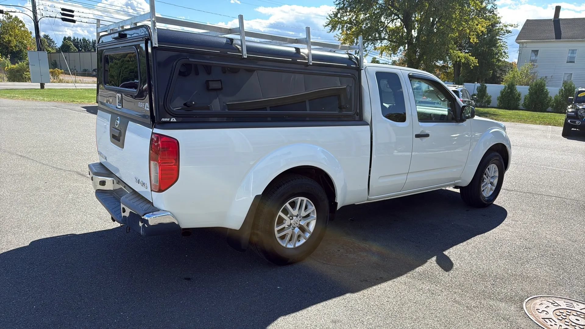 Used 2015 Nissan Frontier SV w/ SV Value Truck Package AWD/4WD image 10