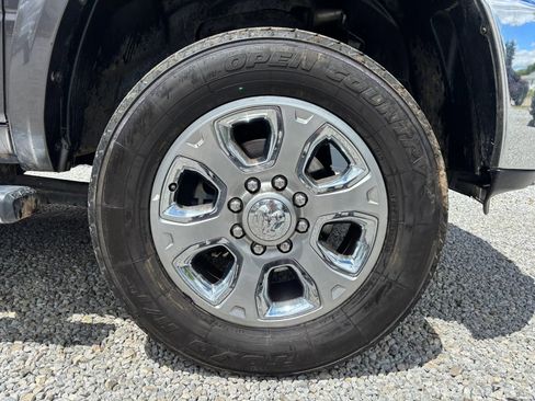 Used 2018 RAM 2500 Laramie AWD/4WD image 2