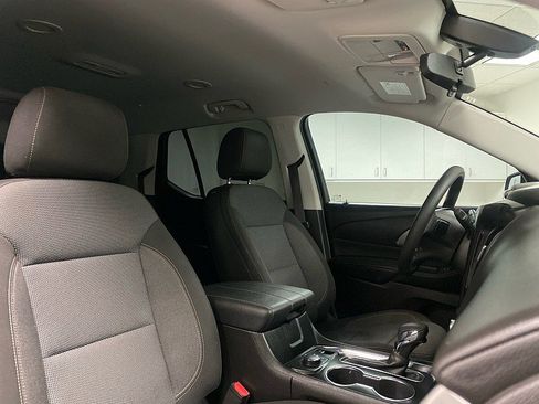 Used 2021 Chevrolet Traverse LS image 12