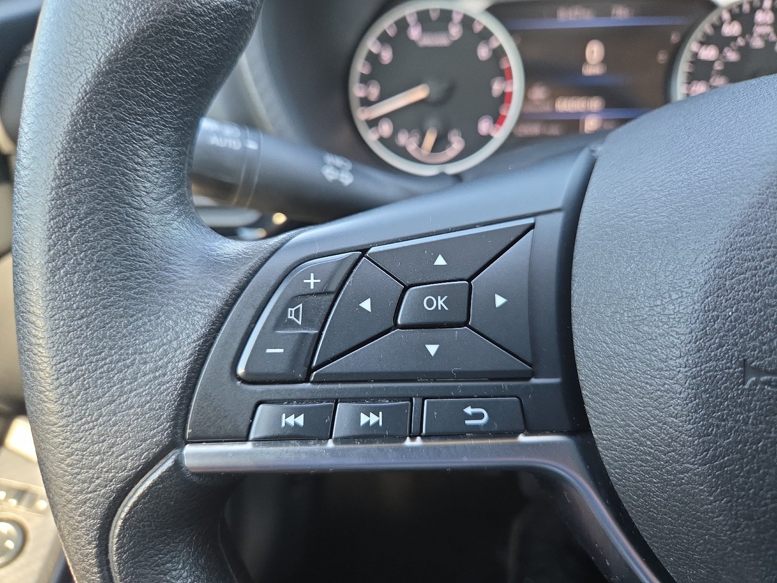 Used 2024 Nissan Sentra SV FWD image 19
