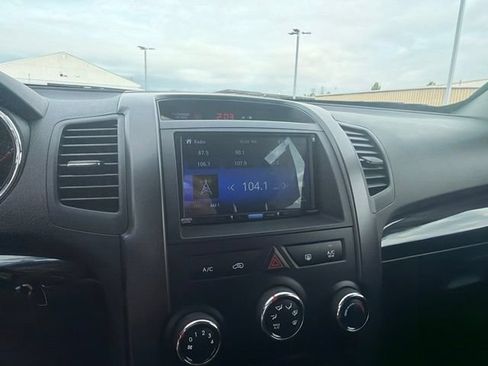 Used 2011 Kia Sorento LX w/ Convenience Pkg AWD/4WD image 27