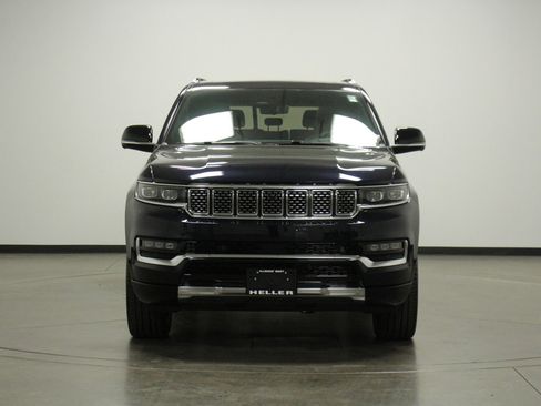 New 2023 Jeep Grand Wagoneer Series III AWD/4WD image 9