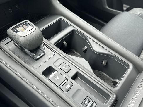 New 2025 Nissan Pathfinder S image 22