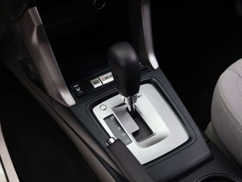 Used 2017 Subaru Forester 2.5i Premium w/ All-Weather Package image 40