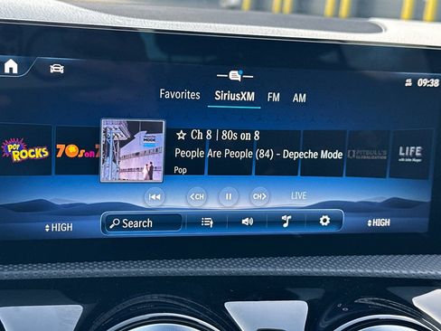 Used 2025 Mercedes-Benz CLA 250 image 26