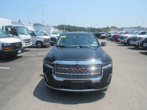 Certified 2023 GMC Acadia Denali w/ Denali Ultimate Package AWD/4WD image 4