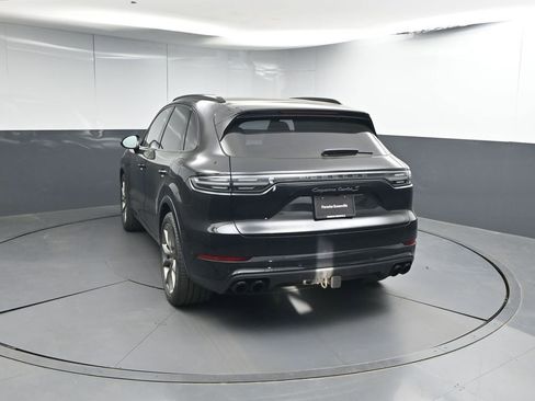 Certified 2022 Porsche Cayenne Turbo S AWD/4WD image 24