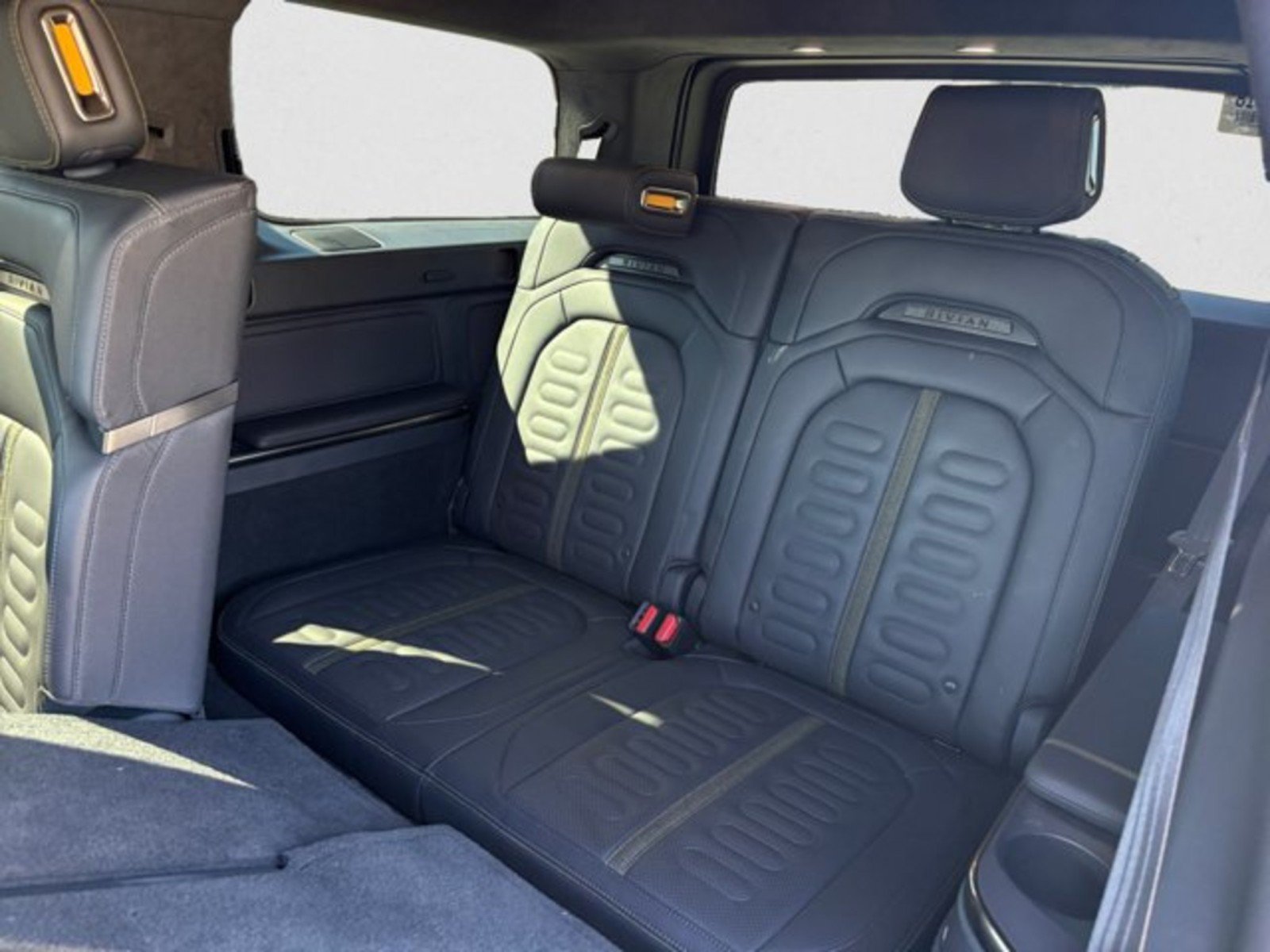 Used 2022 Rivian R1S Launch Edition Quad AWD/4WD image 19