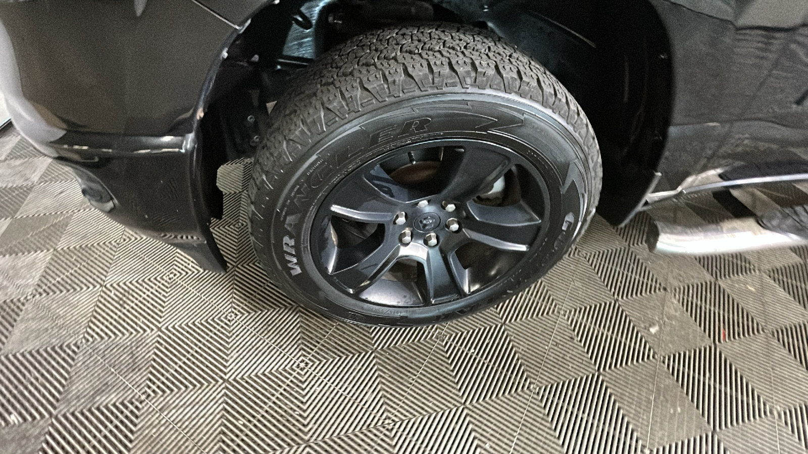Used 2022 RAM 1500 Big Horn AWD/4WD image 11