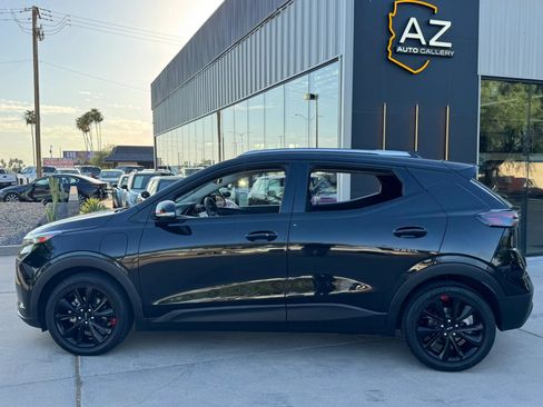 Used 2023 Chevrolet Bolt EUV LT w/ Redline Edition FWD image 9