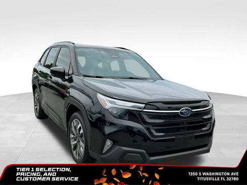 Used 2025 Subaru Forester Touring w/ Popular Package - Touring AWD/4WD image 12