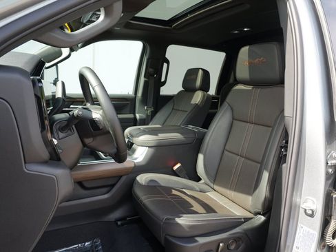 Certified 2025 Chevrolet Silverado 3500 High Country w/ High Country Premium Package AWD/4WD image 12