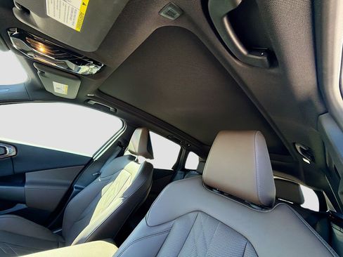 Used 2025 BMW X3 xDrive30i w/ Convenience Package image 28