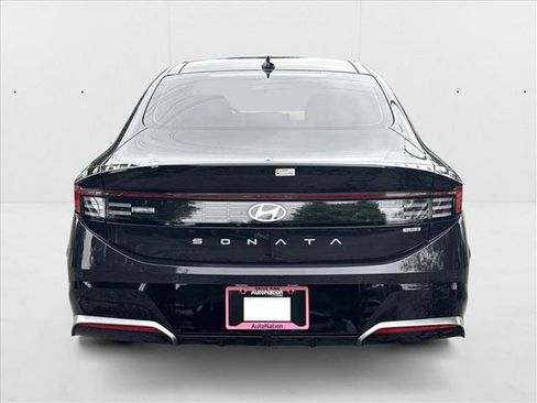 New 2025 Hyundai Sonata Limited FWD image 8