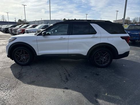 New 2025 Ford Explorer ST image 6
