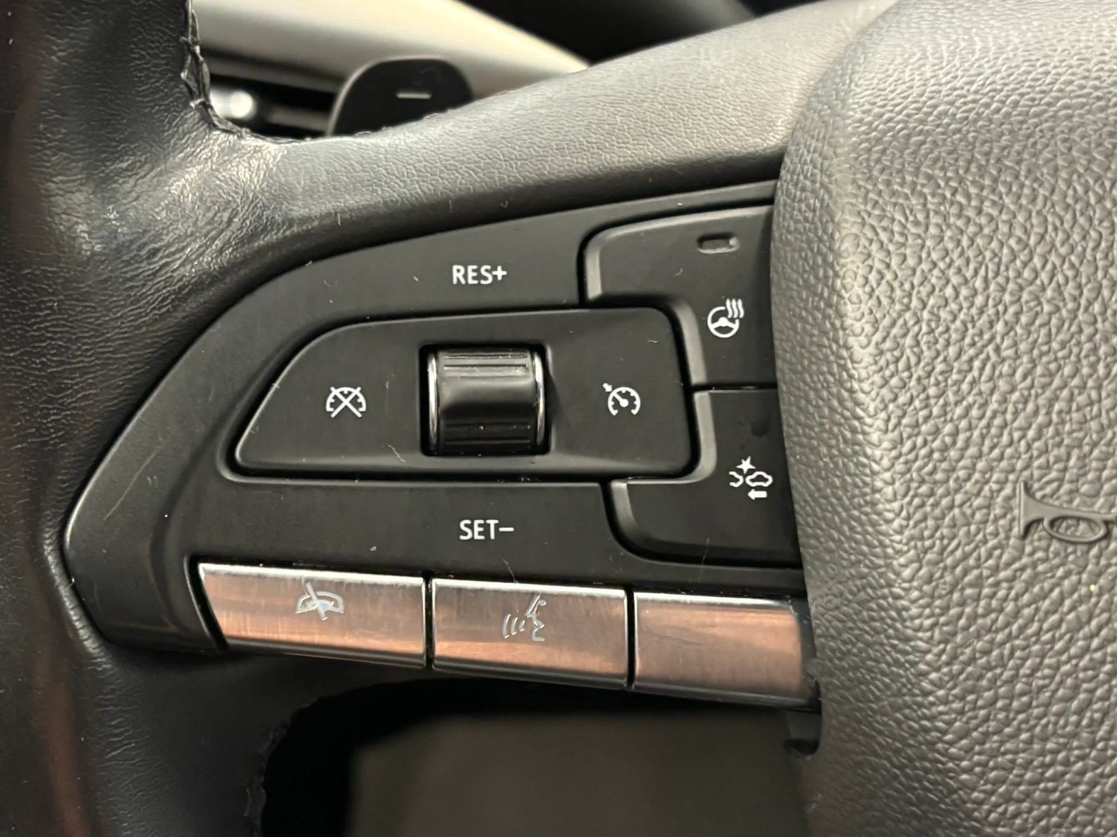 Used 2020 Cadillac XT4 Premium Luxury w/ Technology Package FWD image 48