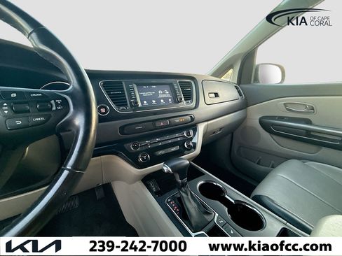 Certified 2021 Kia Sedona EX image 27
