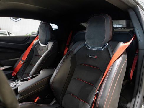 Used 2018 Chevrolet Camaro ZL1 image 15