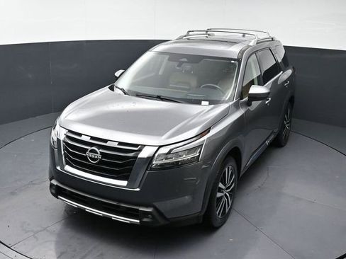 Used 2023 Nissan Pathfinder Platinum w/ Cargo Package image 9