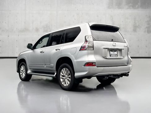 Used 2018 Lexus GX 460 4WD image 5