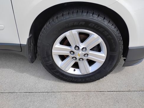 Used 2014 Chevrolet Traverse LT FWD image 26