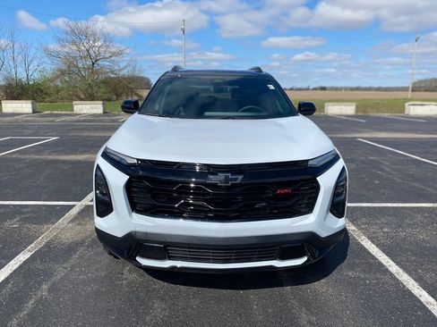 Used 2026 Chevrolet Equinox RS AWD/4WD image 2