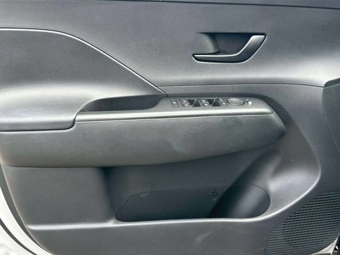 Used 2024 Hyundai Kona SEL w/ Convenience Package FWD image 17