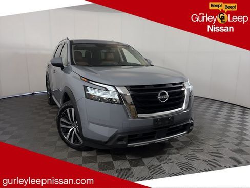 Certified 2024 Nissan Pathfinder Platinum AWD/4WD image 1