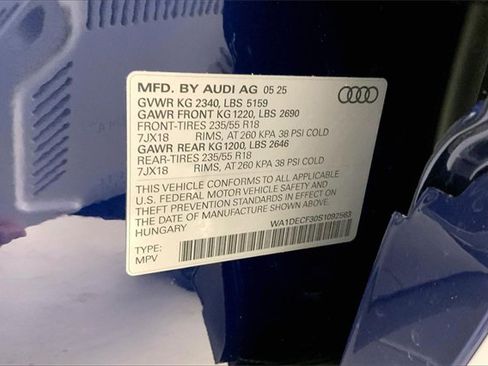 Certified 2025 Audi Q3 2.0T Premium image 35