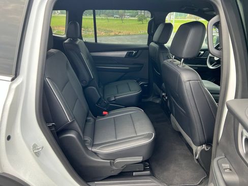 Used 2026 Buick Enclave Preferred FWD image 31