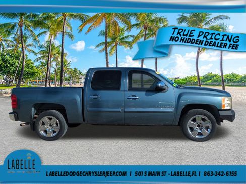 Used 2011 Chevrolet Silverado 1500 LT w/ Regional Value Package RWD image 3