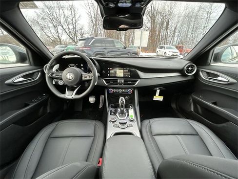 New 2025 Alfa Romeo Giulia w/ Driving Assist Package image 12