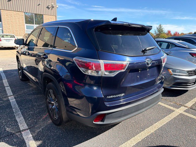 Used 2016 Toyota Highlander XLE AWD/4WD image 4