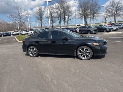 Used 2025 Honda Civic Sport image 9