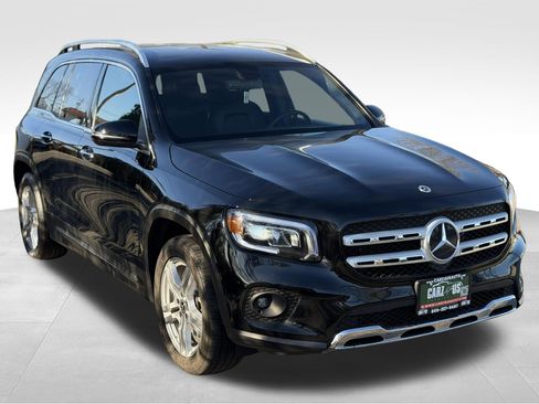 Used 2022 Mercedes-Benz GLB 250 4MATIC w/ Premium Package Lite image 3