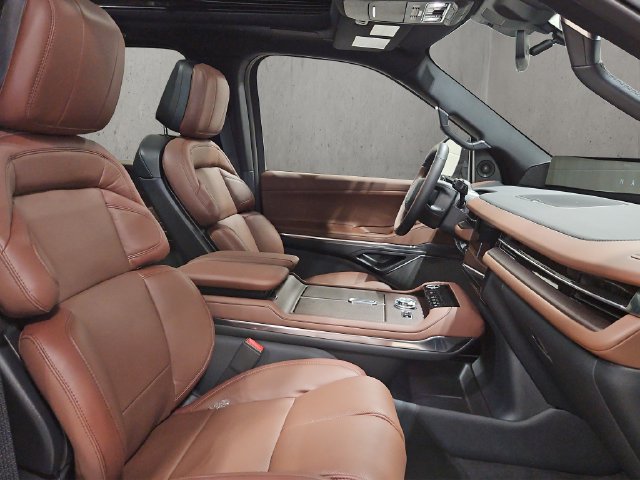New 2027 Lincoln Navigator L Reserve AWD/4WD image 17