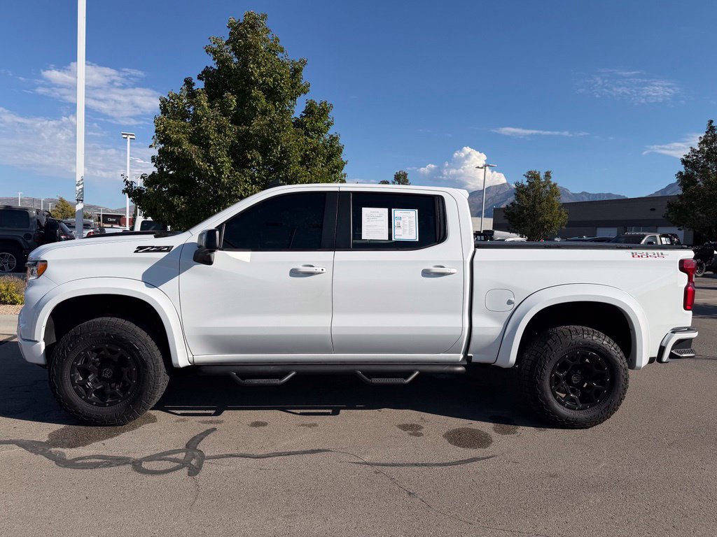 Used 2024 Chevrolet Silverado 1500 LT Trail Boss w/ LT Trail Boss Premium Package AWD/4WD image 2