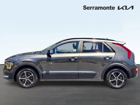 Used 2025 Kia Niro EX FWD image 7