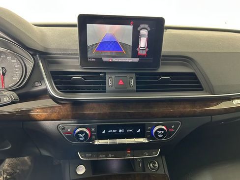 Used 2020 Audi Q5 2.0T Premium w/ Convenience Package image 23
