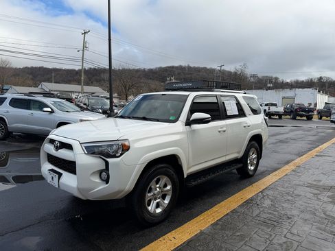 Used 2019 Toyota 4Runner SR5 Premium image 4