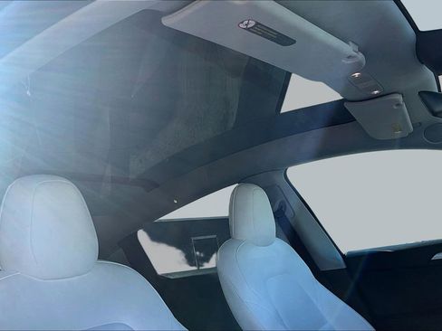 Used 2022 Tesla Model Y Performance AWD/4WD image 25