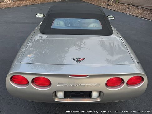 Used 2000 Chevrolet Corvette Convertible w/ Performance Handling Pkg RWD image 19
