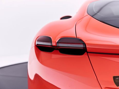 Used 2021 Ferrari Roma RWD image 30