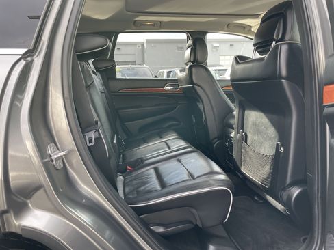 Used 2013 Jeep Grand Cherokee Overland image 19